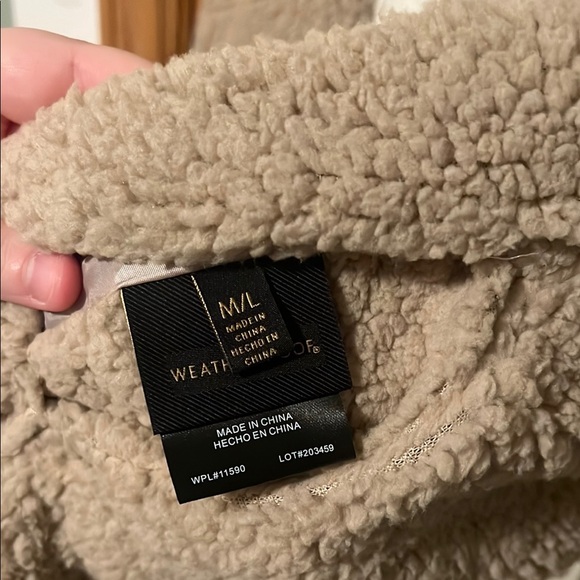 Cozy Beige Sherpa Jacket - Picture 3 of 4